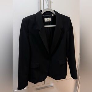 Aritzia blazer size medium